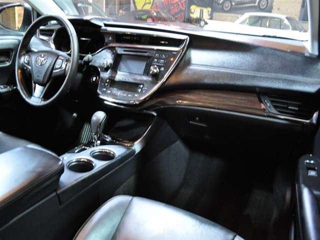 2013 Toyota Avalon XLE 4dr Sedan